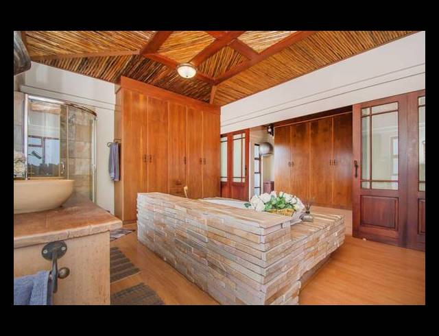 5 BEDROOM HOUSE FOR SALE IN FEATHERBROOKE ESTATE